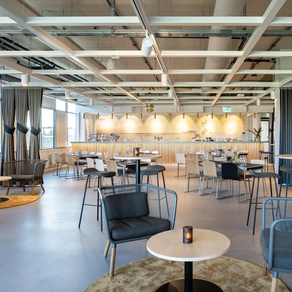 VIP lounge bar